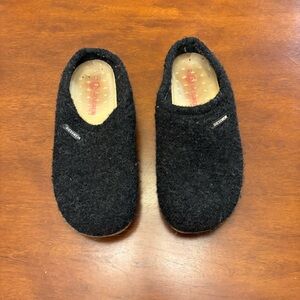 Giesswein Black Wool Clog Slippers, Dark Charcoal Gray, 41